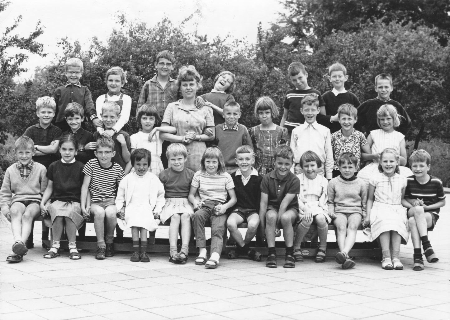 Meisje van de Fuutweg. Herinneringen aan Haren. Yorien van den Hombergh